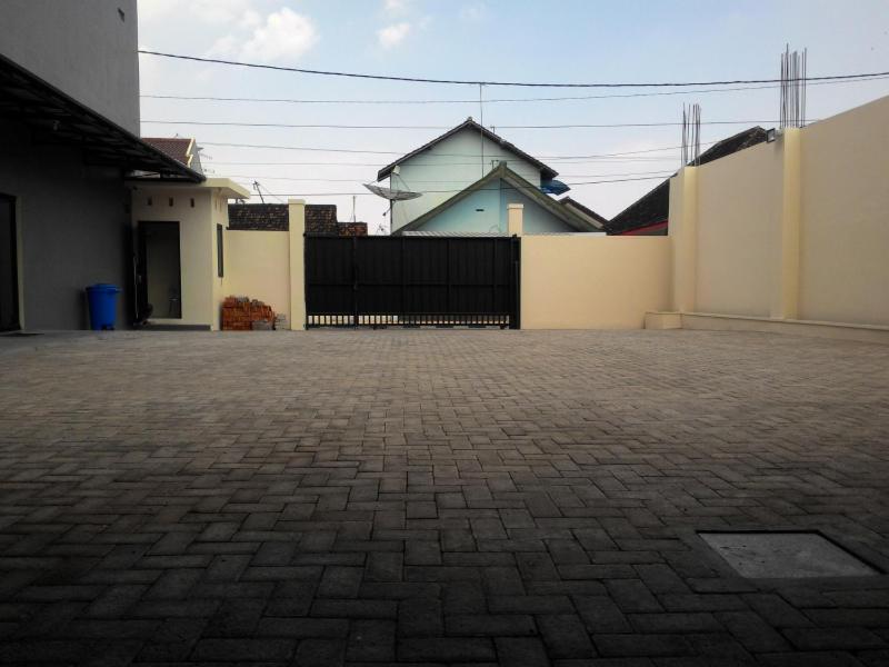 Hotel Dekost Madiun Exterior foto