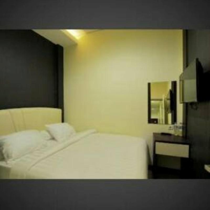 Hotel Dekost Madiun Exterior foto