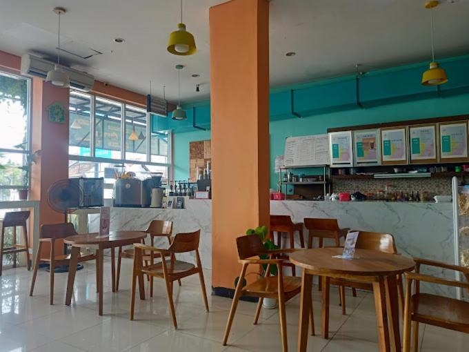 Hotel Dekost Madiun Exterior foto